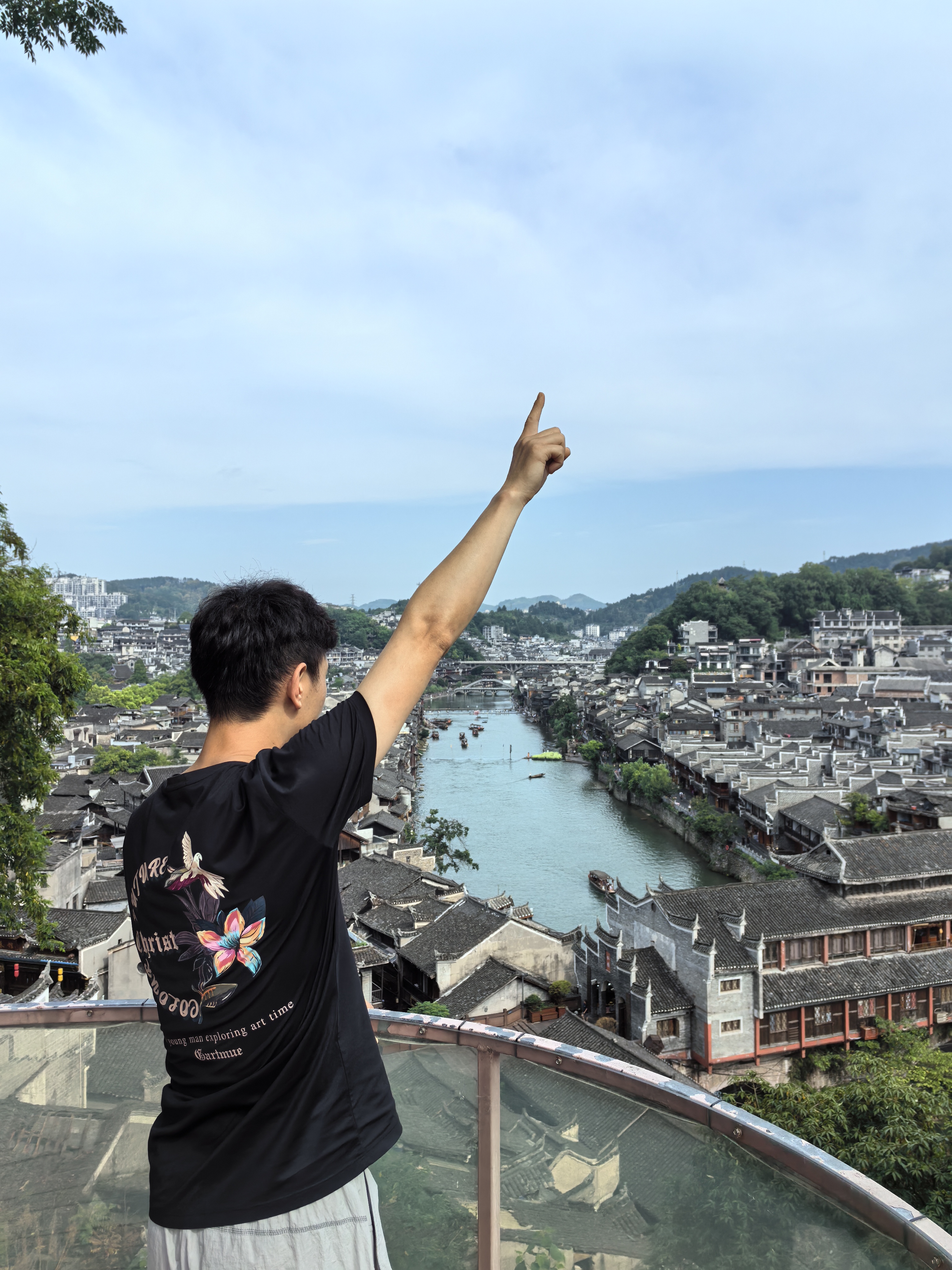 1-240P1105624F0.jpg